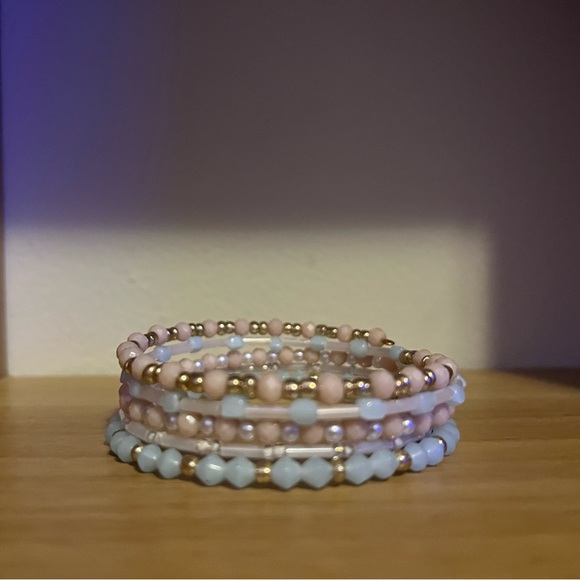 Jewelry - Memory Wire Bracelet